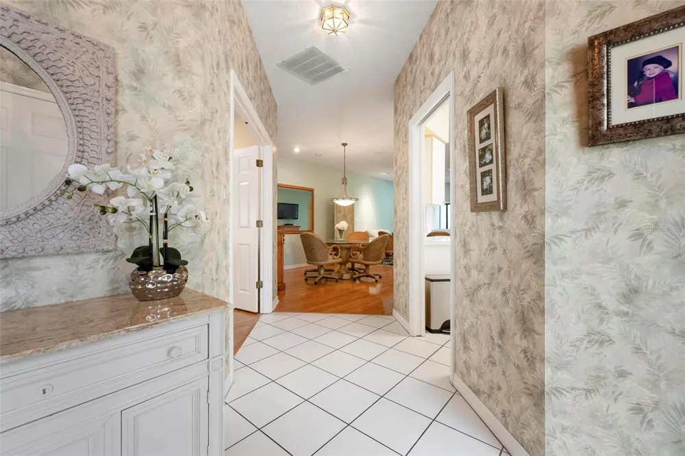 2794 MOSS OAK DRIVE #2 Sarasota, FL 34231