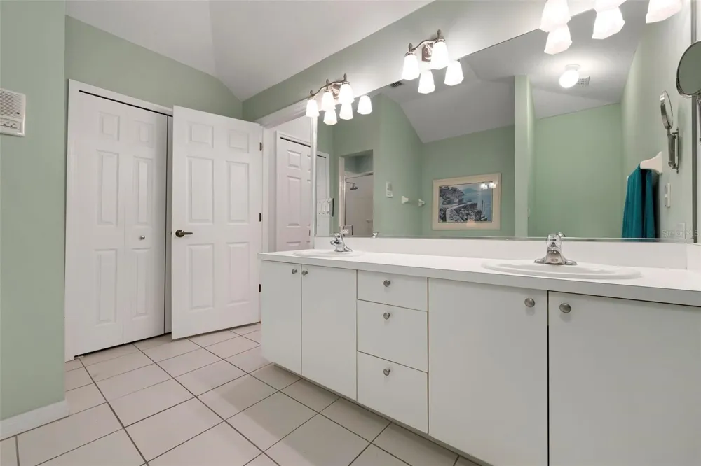 2794 MOSS OAK DRIVE #2 Sarasota, FL 34231