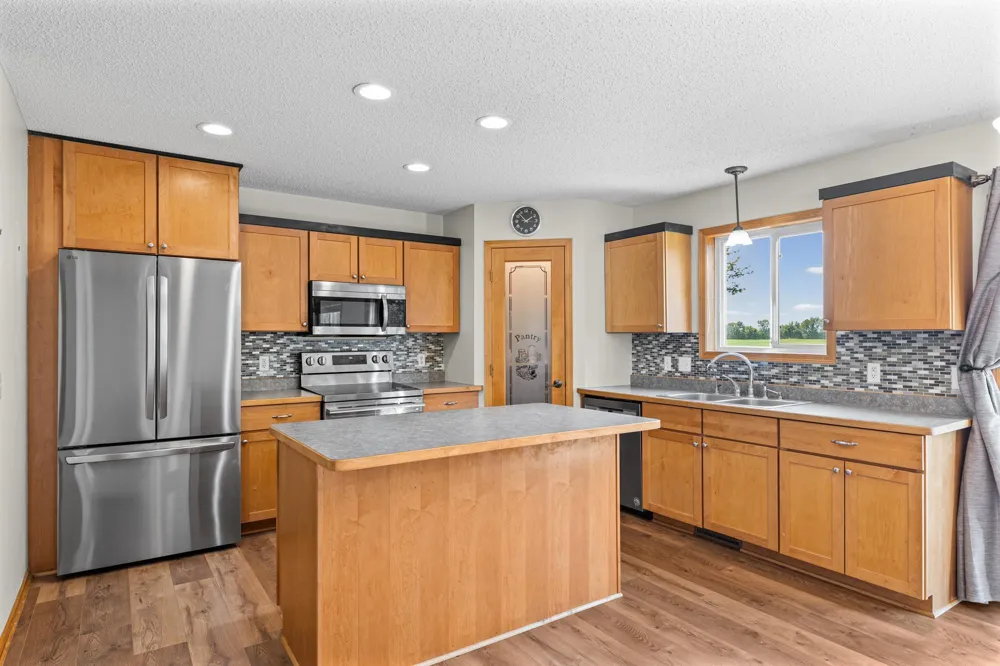 1507 Hidden Trail Mayer, MN 55360