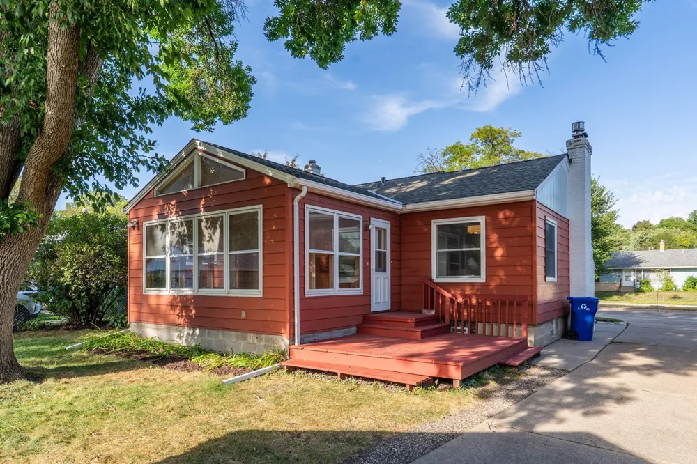 1253 Saint Paul Avenue Saint Paul, MN 55116