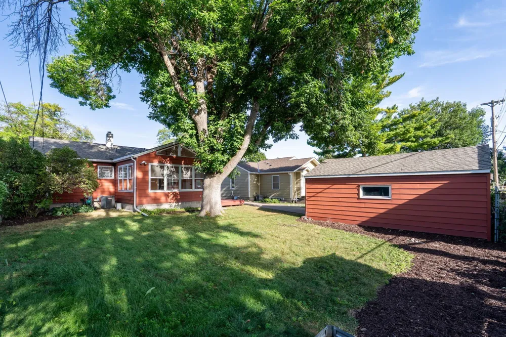 1253 Saint Paul Avenue Saint Paul, MN 55116
