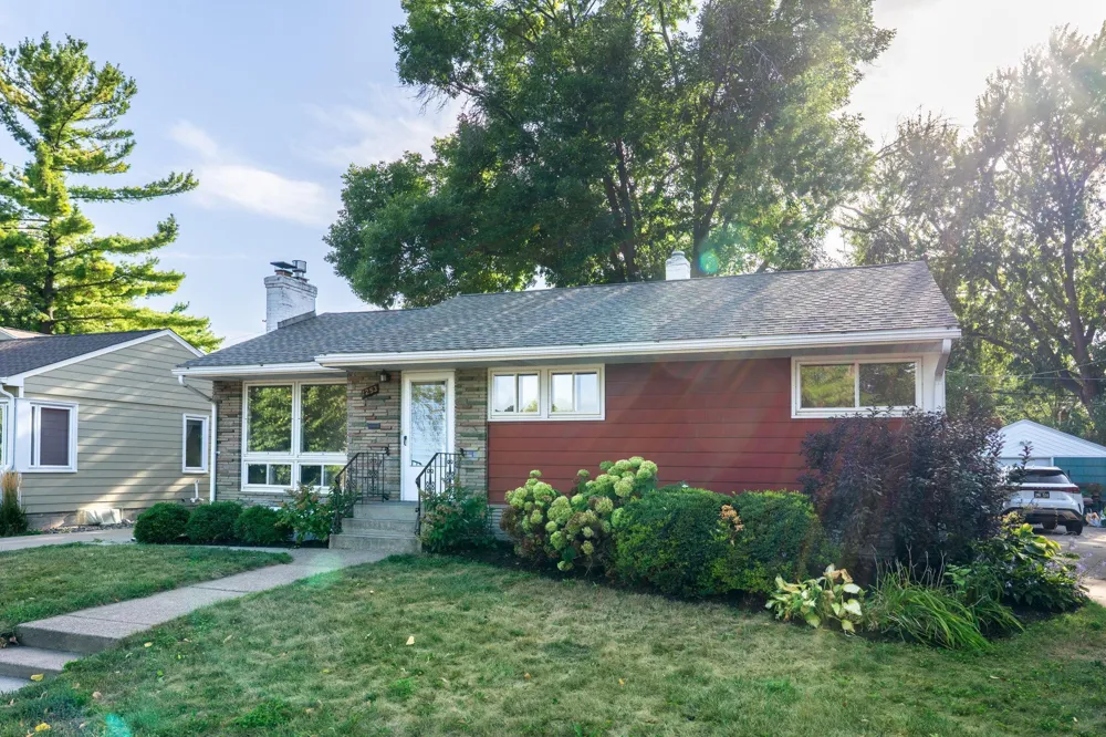 1253 Saint Paul Avenue Saint Paul, MN 55116