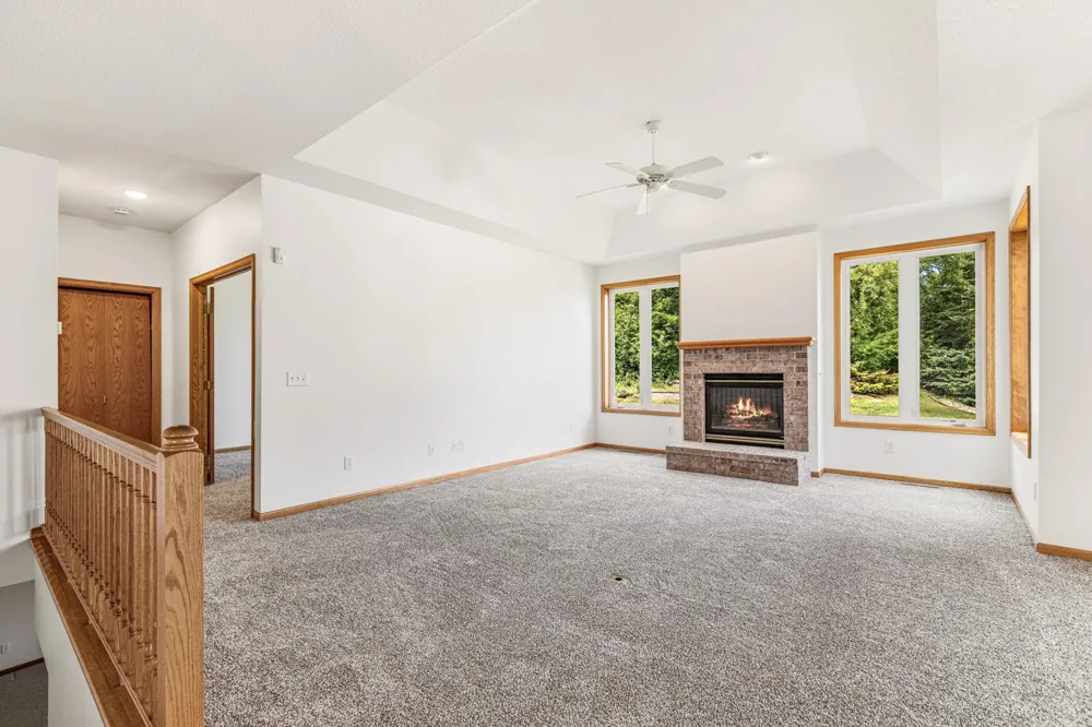 16568 Irwindale Way Lakeville, MN 55044