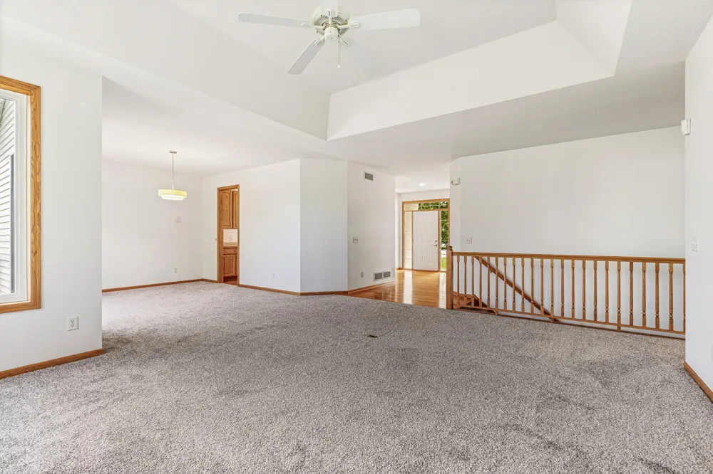 16568 Irwindale Way Lakeville, MN 55044