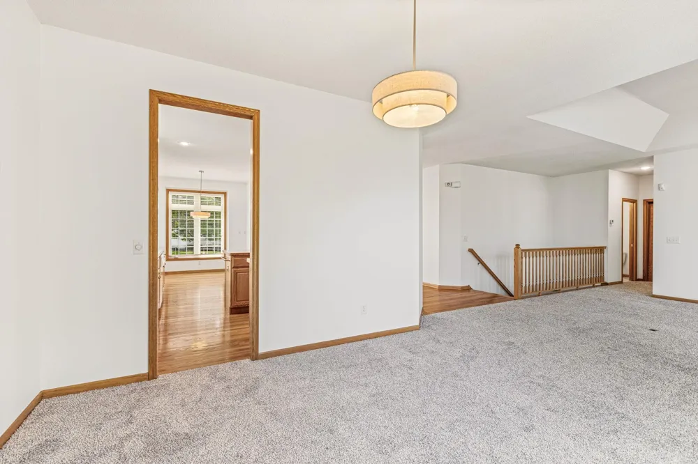 16568 Irwindale Way Lakeville, MN 55044