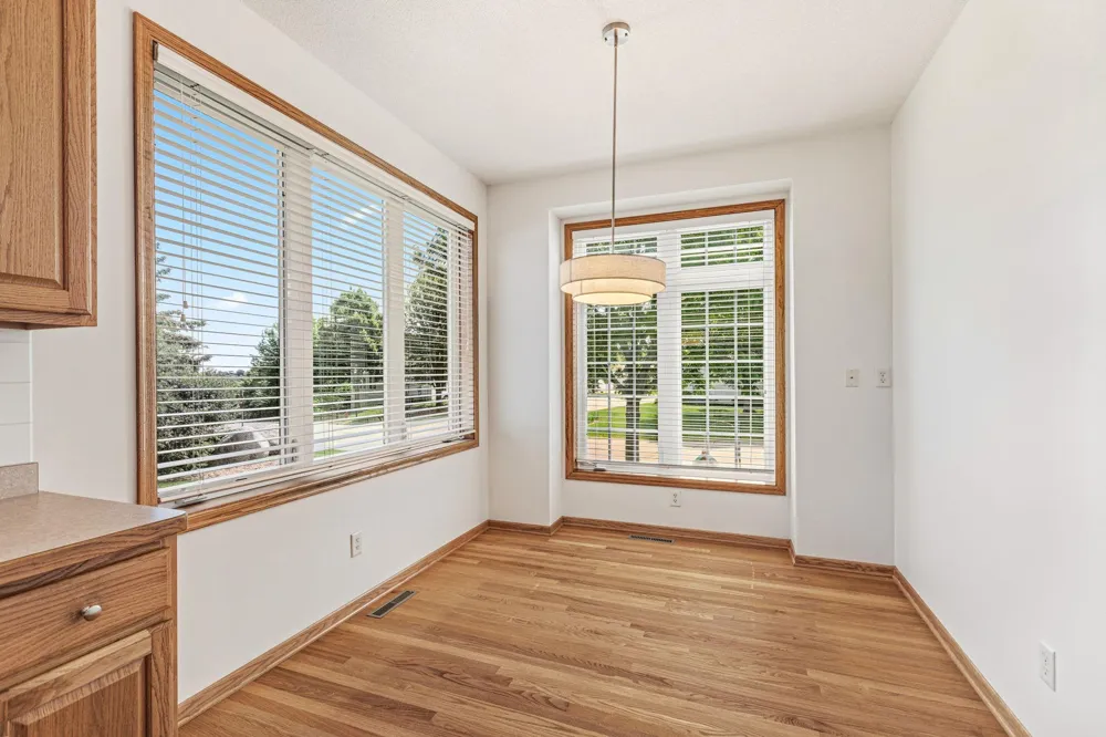 16568 Irwindale Way Lakeville, MN 55044