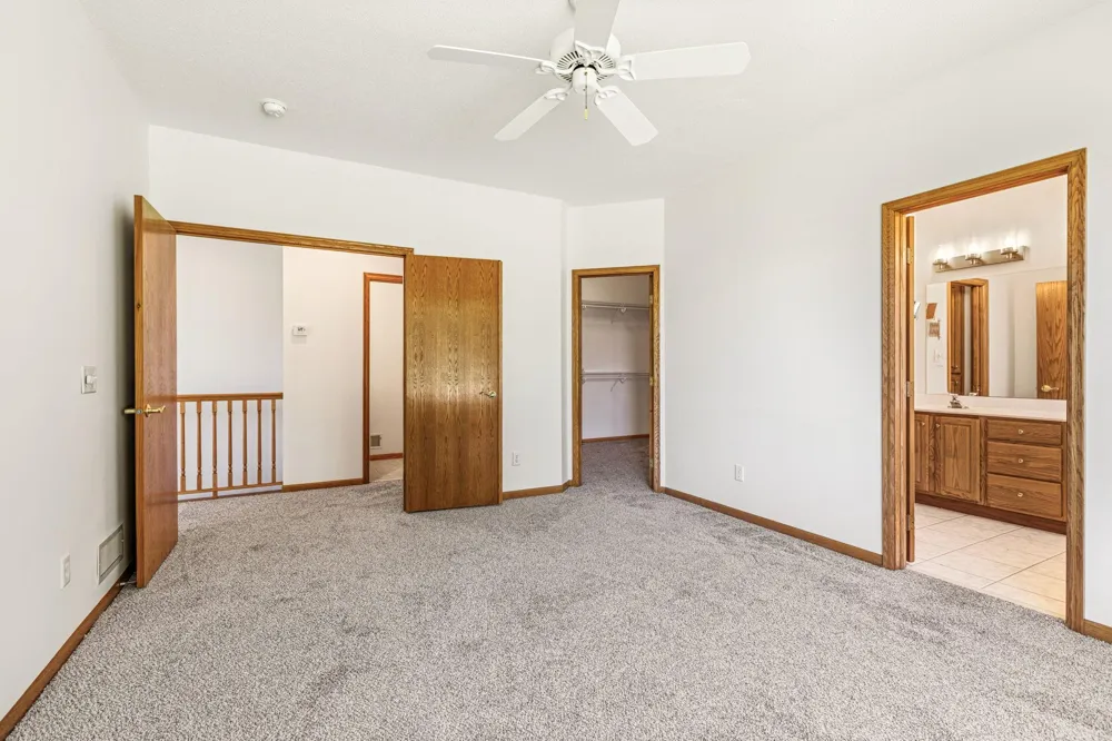 16568 Irwindale Way Lakeville, MN 55044
