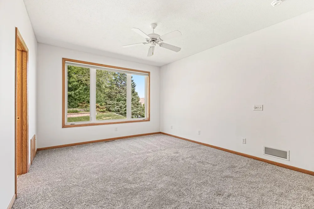 16568 Irwindale Way Lakeville, MN 55044