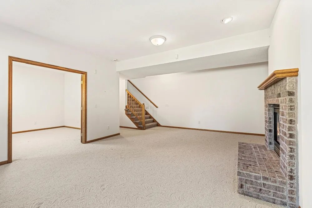 16568 Irwindale Way Lakeville, MN 55044