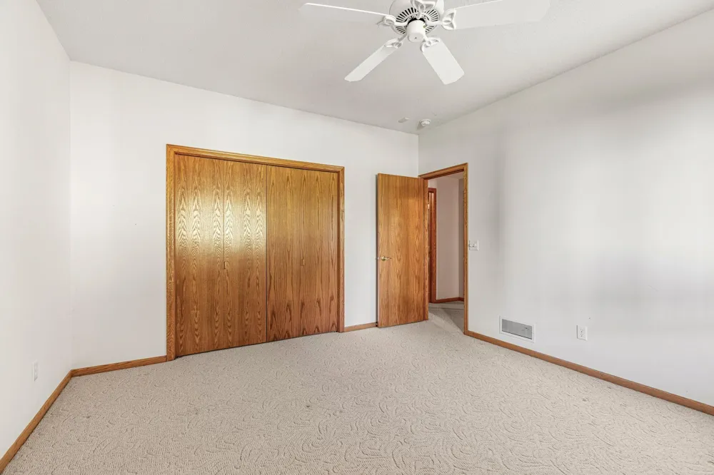16568 Irwindale Way Lakeville, MN 55044