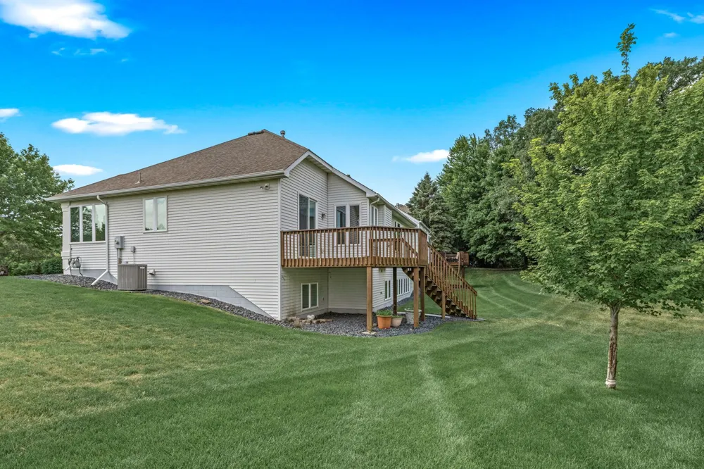 16568 Irwindale Way Lakeville, MN 55044