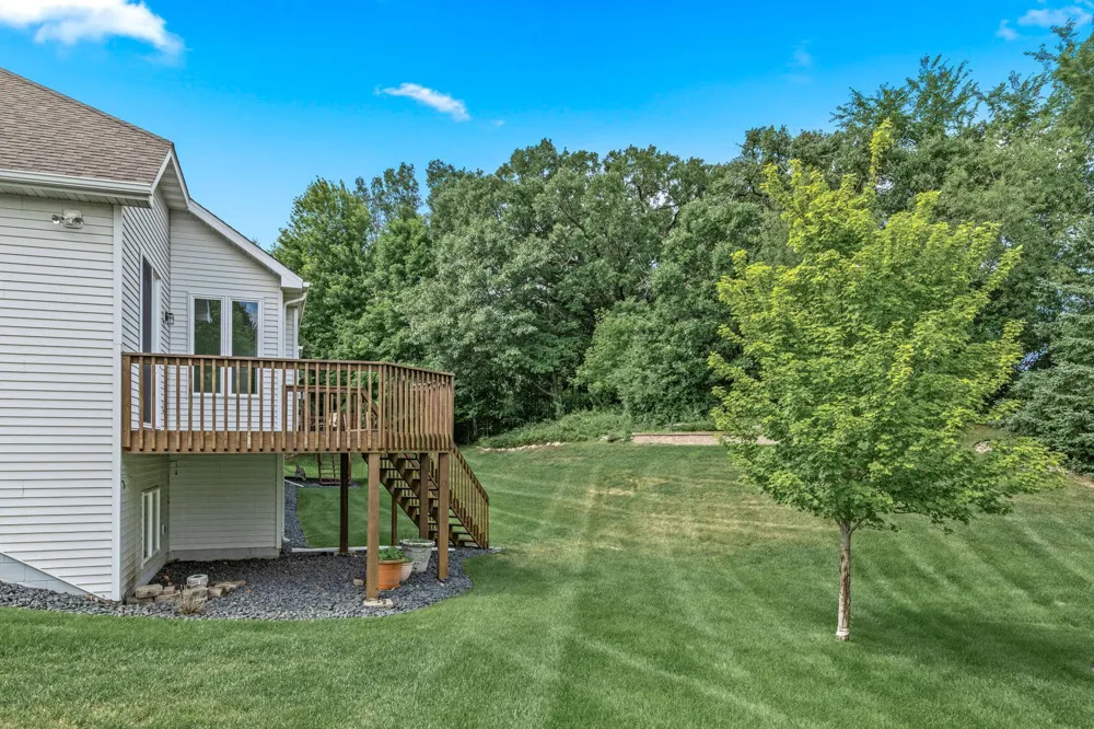 16568 Irwindale Way Lakeville, MN 55044