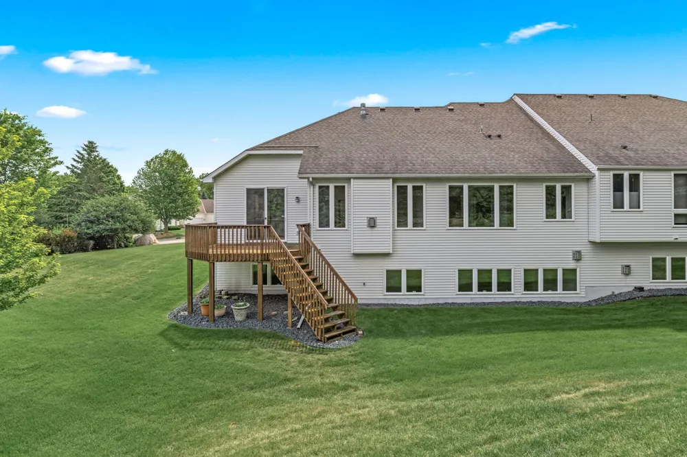 16568 Irwindale Way Lakeville, MN 55044