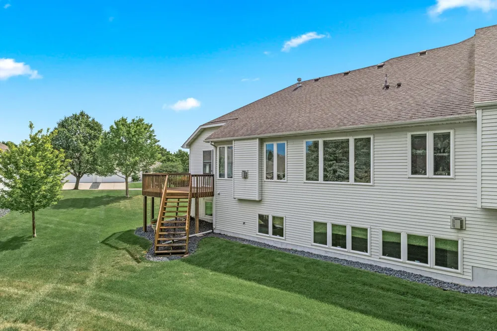 16568 Irwindale Way Lakeville, MN 55044