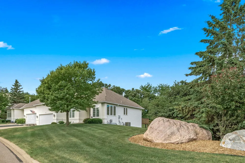 16568 Irwindale Way Lakeville, MN 55044