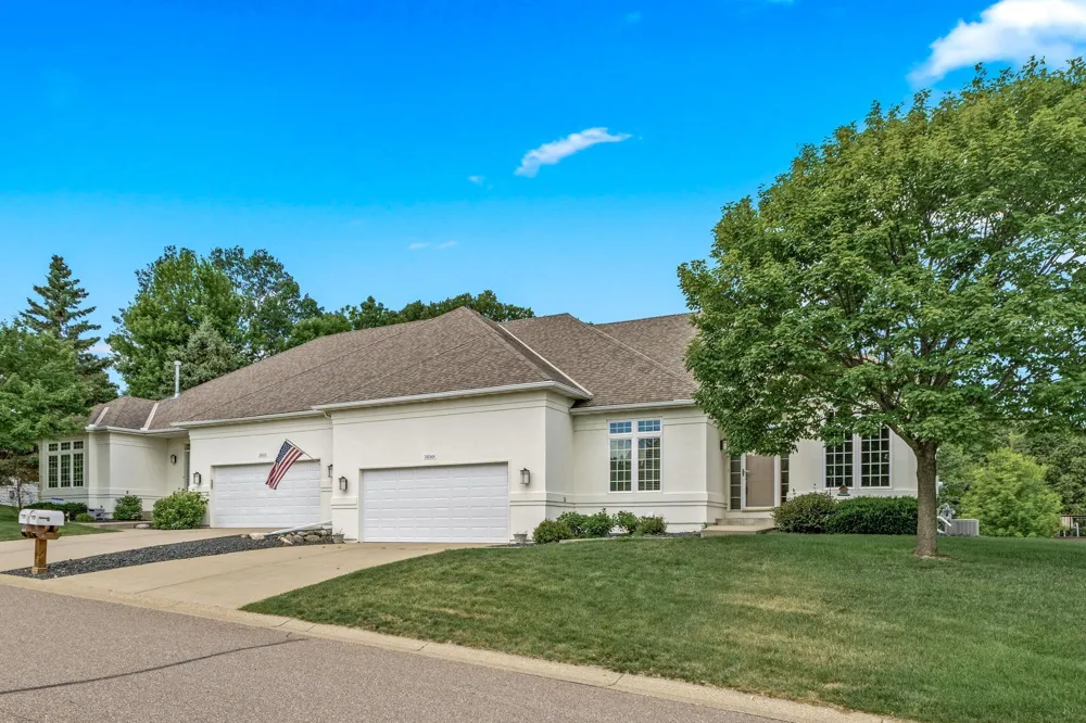 16568 Irwindale Way Lakeville, MN 55044