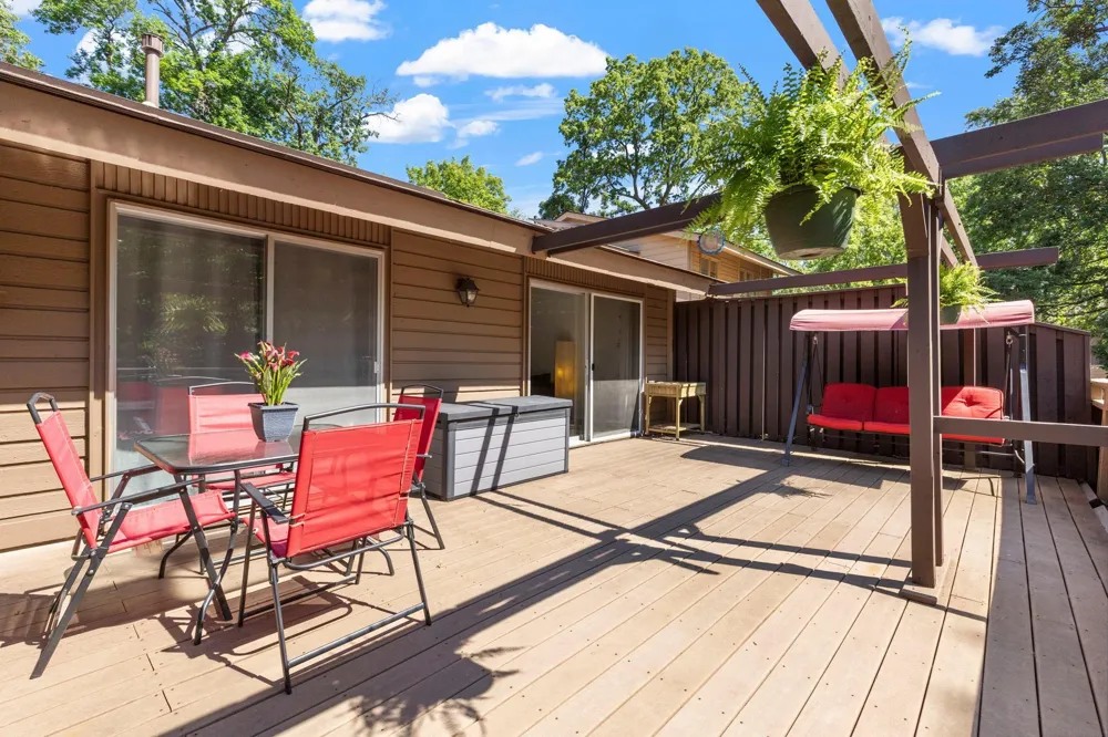 91 Birnamwood Drive Burnsville, MN 55337