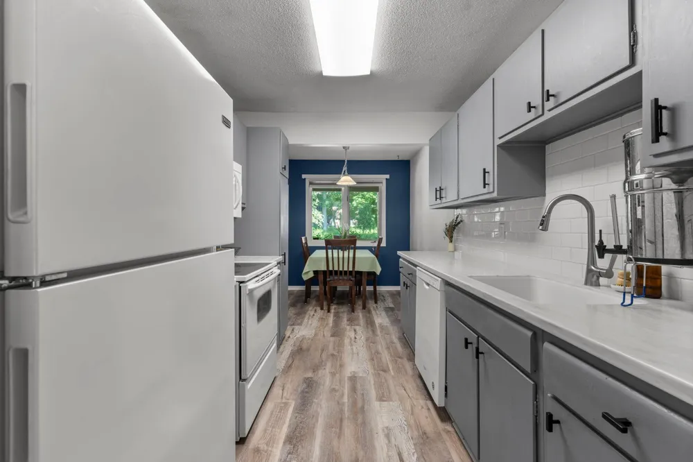 91 Birnamwood Drive Burnsville, MN 55337
