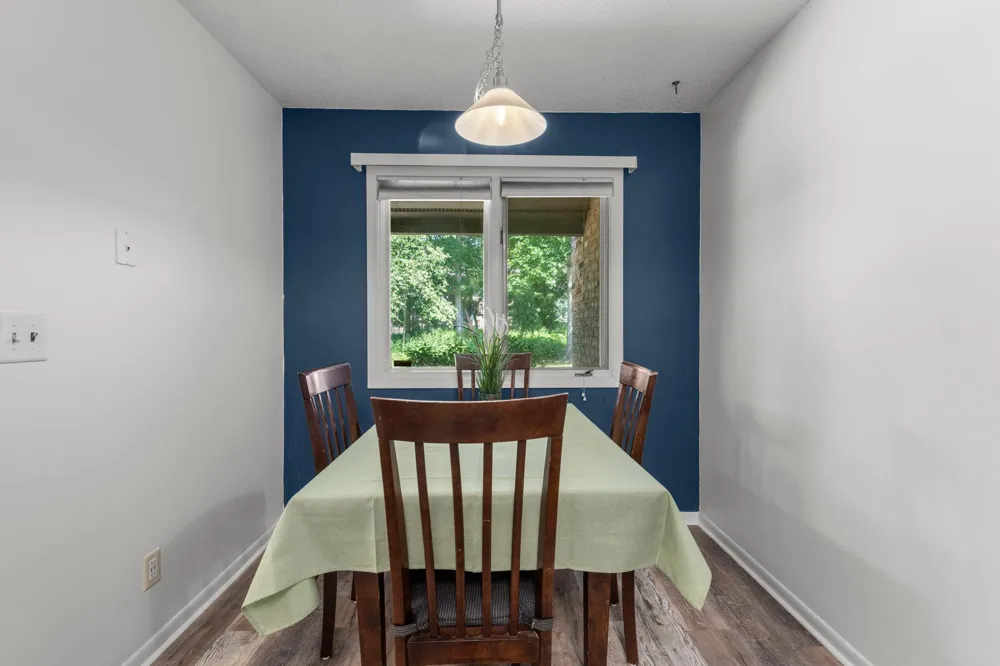 91 Birnamwood Drive Burnsville, MN 55337