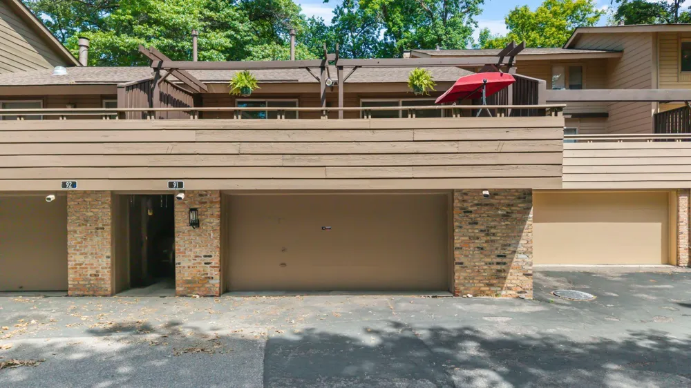 91 Birnamwood Drive Burnsville, MN 55337