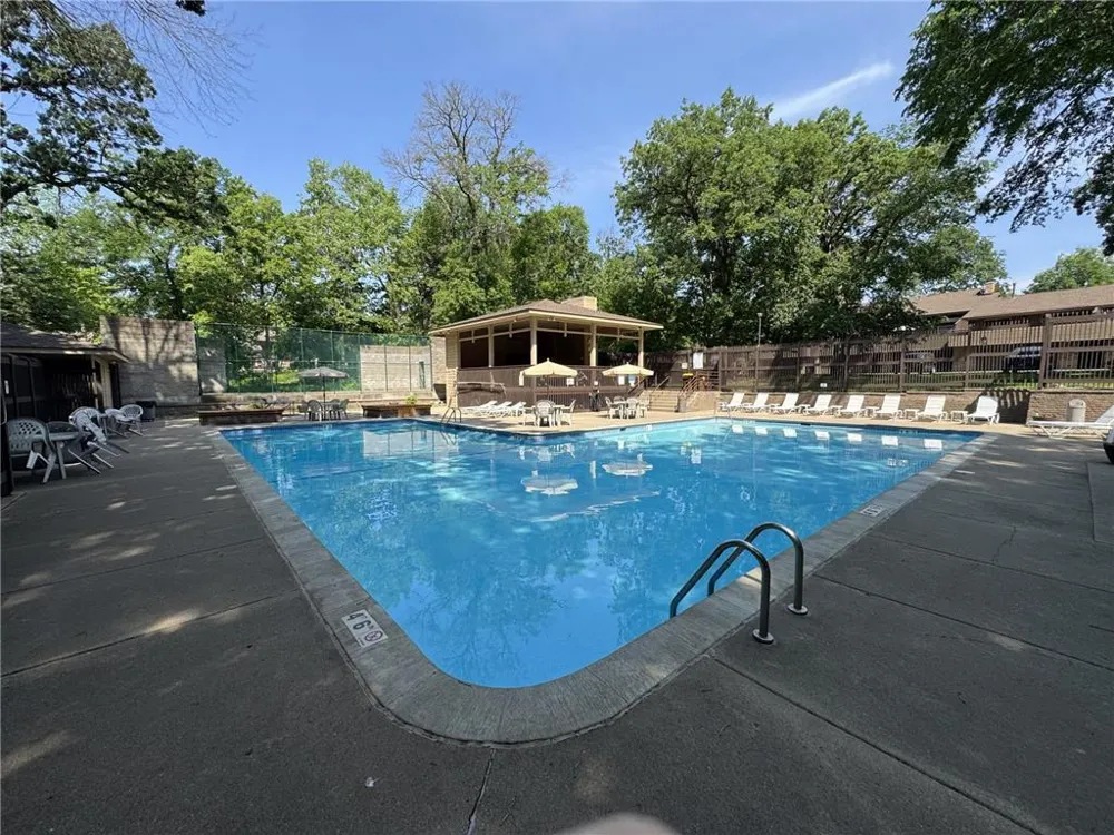 91 Birnamwood Drive Burnsville, MN 55337