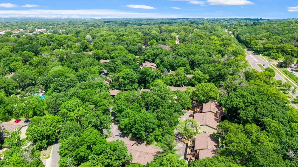 91 Birnamwood Drive Burnsville, MN 55337