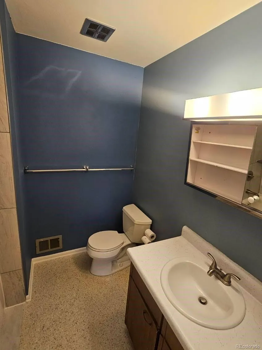 1096 Fraser Street Aurora, CO 80011