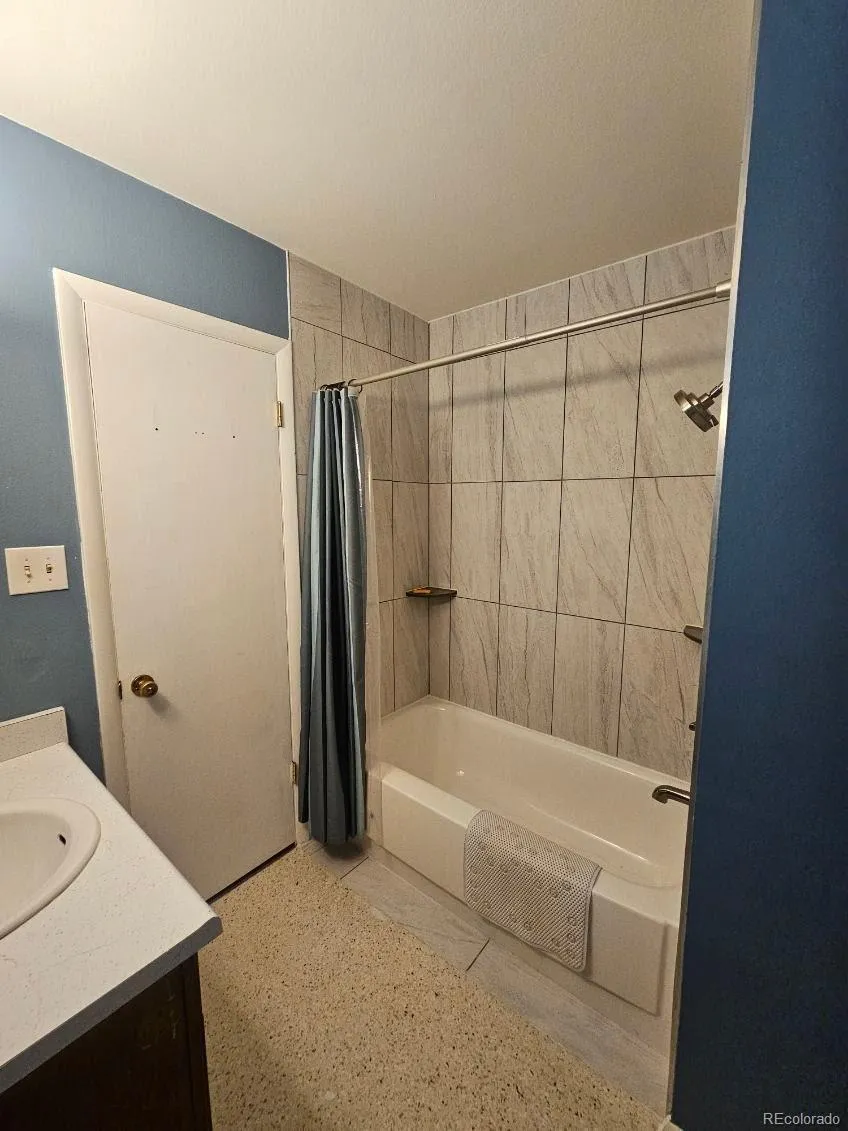 1096 Fraser Street Aurora, CO 80011