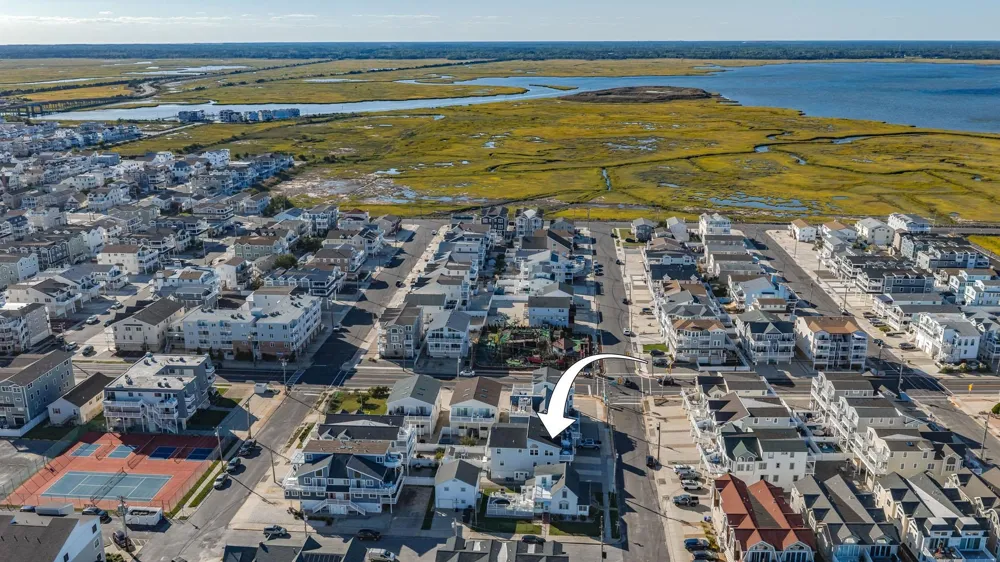 24 33rd Street Sea Isle City, NJ 08243