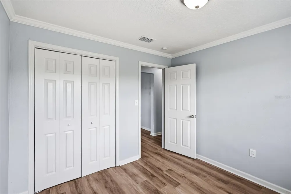 210 E MERRILL AVENUE Dundee, FL 33838
