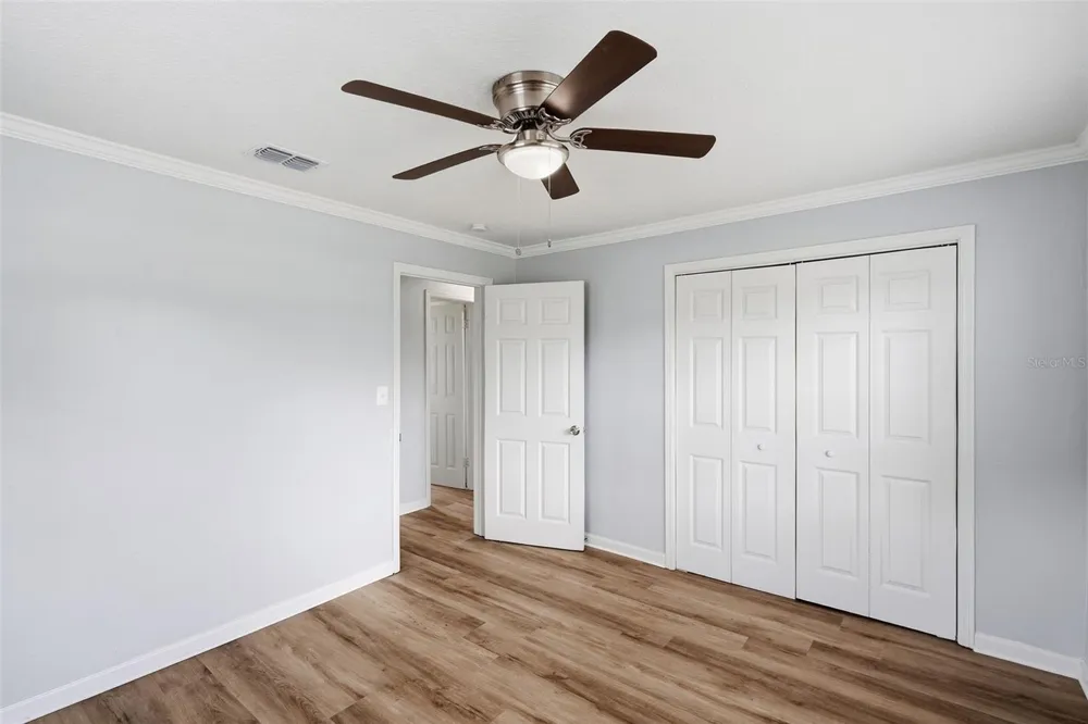 210 E MERRILL AVENUE Dundee, FL 33838