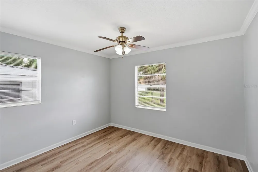210 E MERRILL AVENUE Dundee, FL 33838