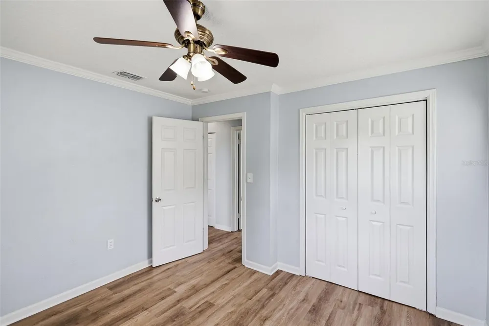 210 E MERRILL AVENUE Dundee, FL 33838