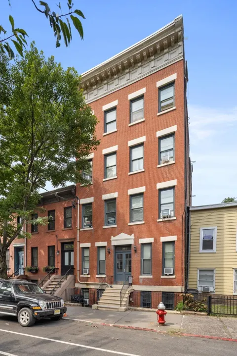 109 ERIE ST