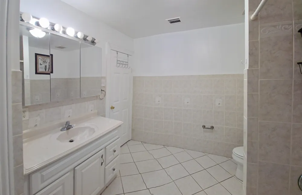 817-819 AVENUE C Bayonne, NJ 07002