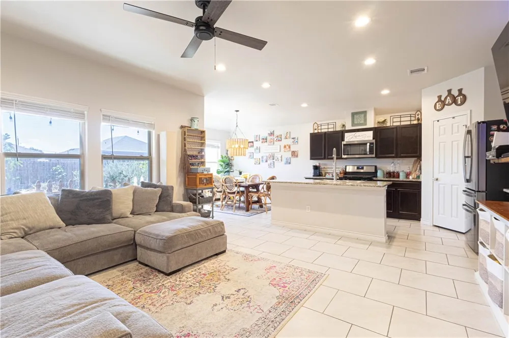 3906 Targaryen Way Corpus Christi, TX 78410