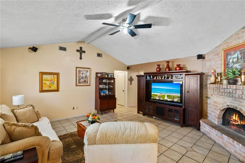 1908 Falcon Drive Portland, TX 78374