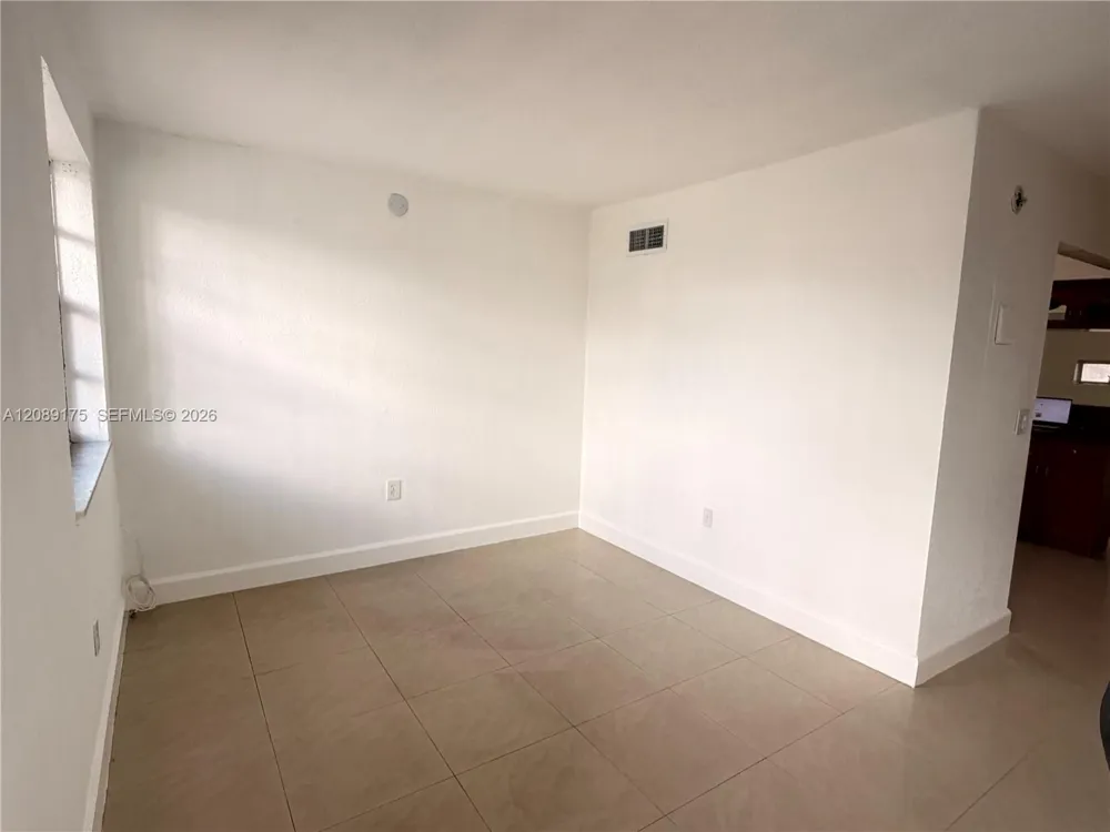 10962 SW 4th St #I2 Sweetwater, FL 33174