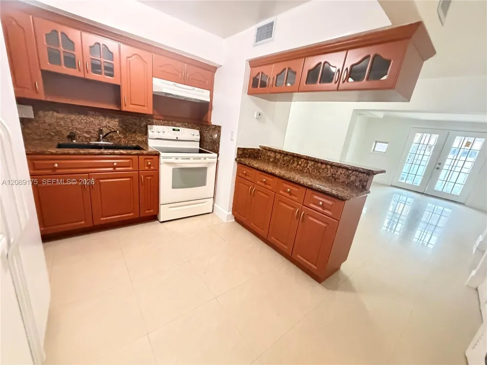 10962 SW 4th St #I2 Sweetwater, FL 33174
