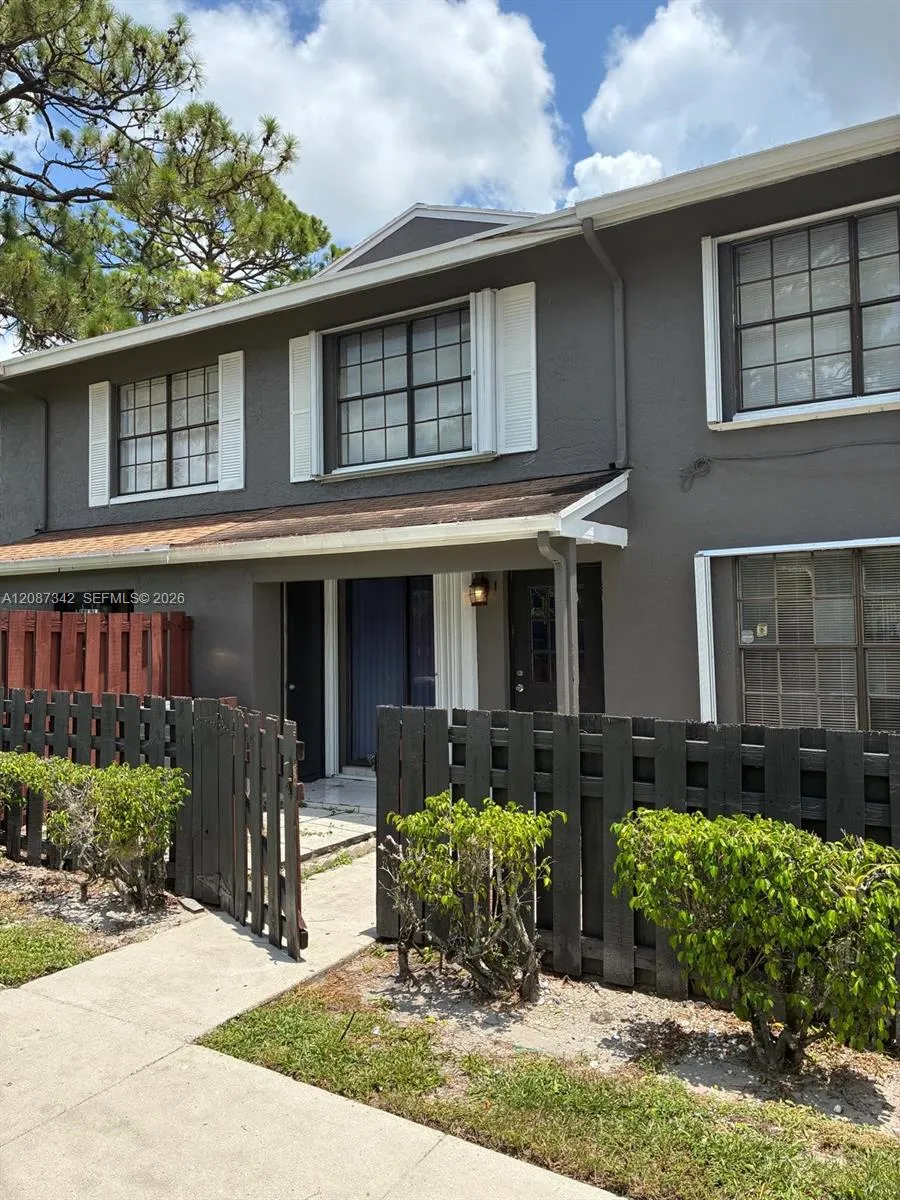 5023 E Society Pl E #I West Palm Beach, FL 33415