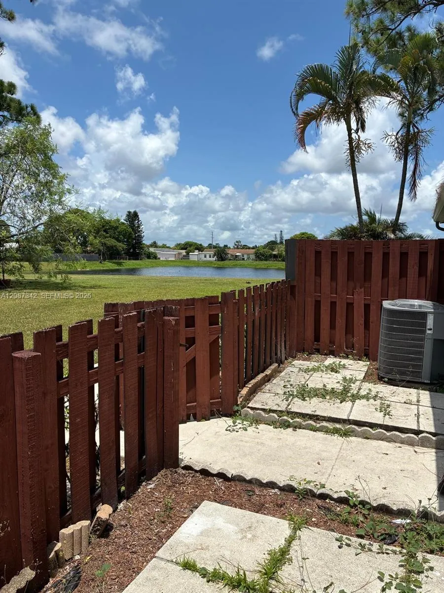5023 E Society Pl E #I West Palm Beach, FL 33415