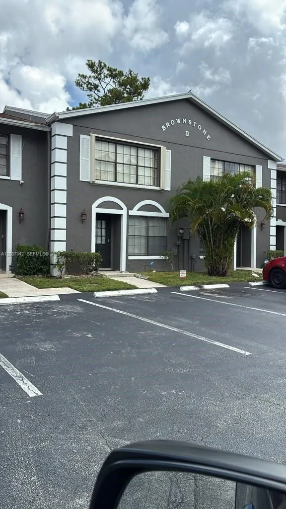 5023 E Society Pl E #I West Palm Beach, FL 33415