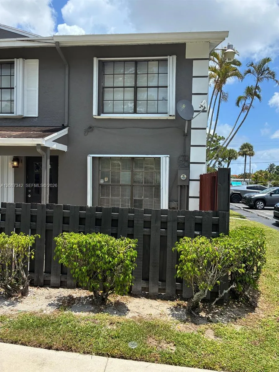 5023 E Society Pl E #I West Palm Beach, FL 33415