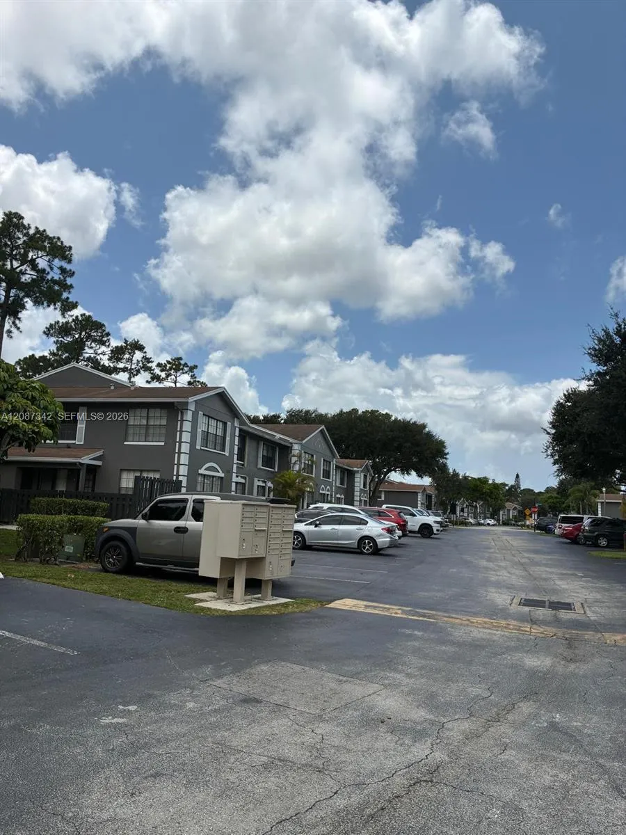5023 E Society Pl E #I West Palm Beach, FL 33415