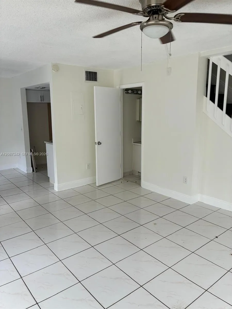 5023 E Society Pl E #I West Palm Beach, FL 33415