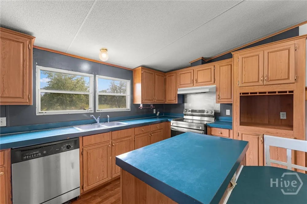 3317 Henry Moxley Rd Cobbtown, GA 30420