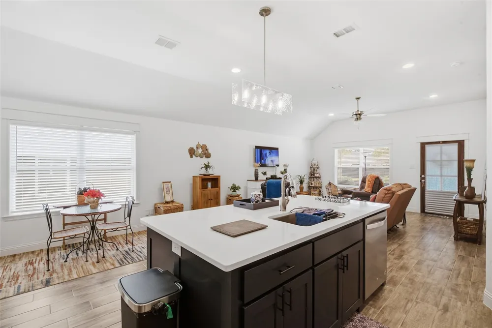 211 Clover Circle Weatherford, TX 76086