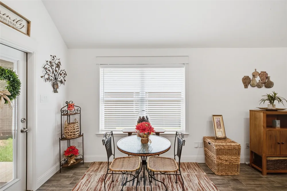 211 Clover Circle Weatherford, TX 76086