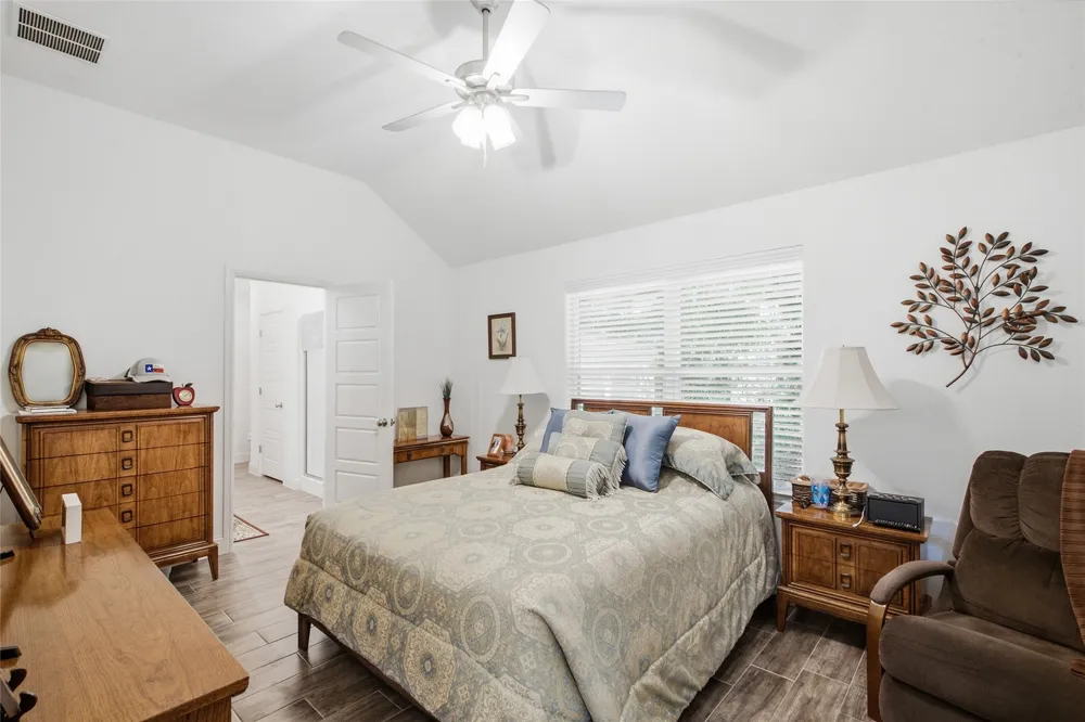 211 Clover Circle Weatherford, TX 76086
