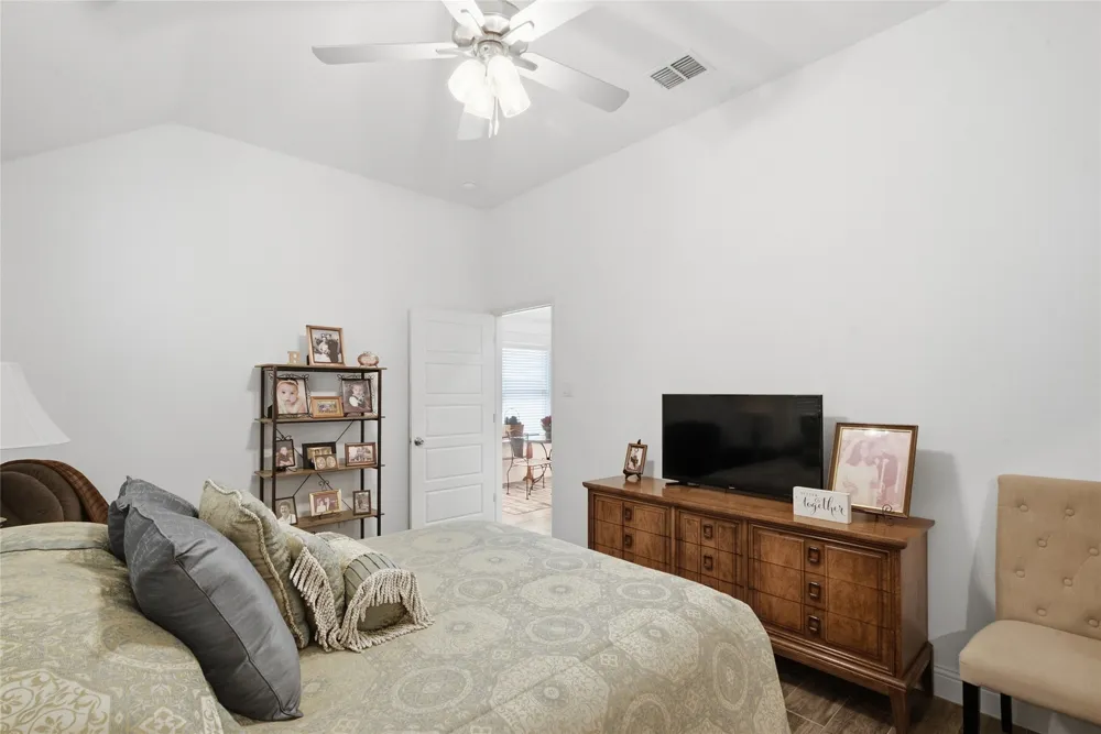 211 Clover Circle Weatherford, TX 76086